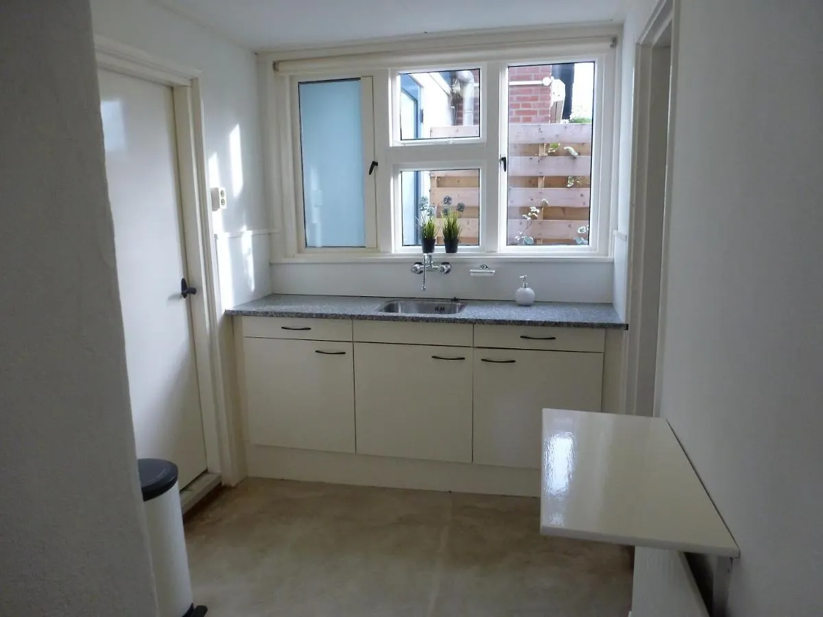 Huis De Roos Villa De Kwakel 0*,